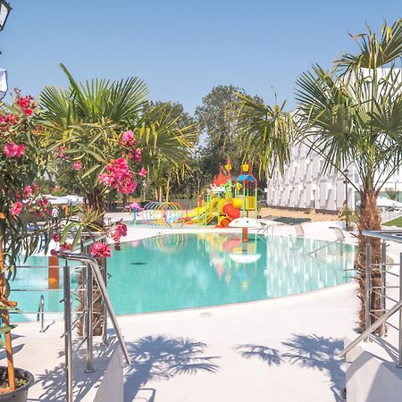 Mera Holiday Resort Venus Bagian luar foto