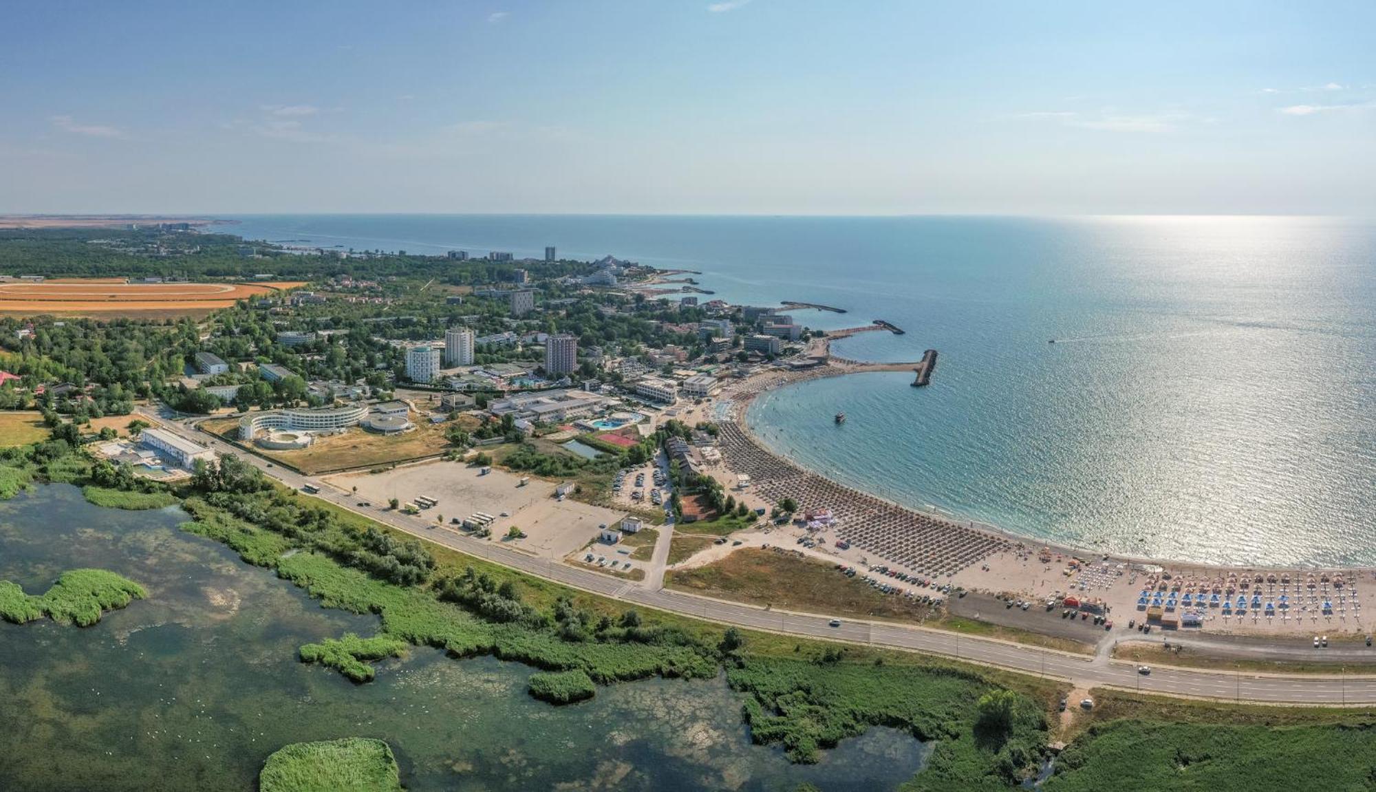Mera Holiday Resort Venus Bagian luar foto