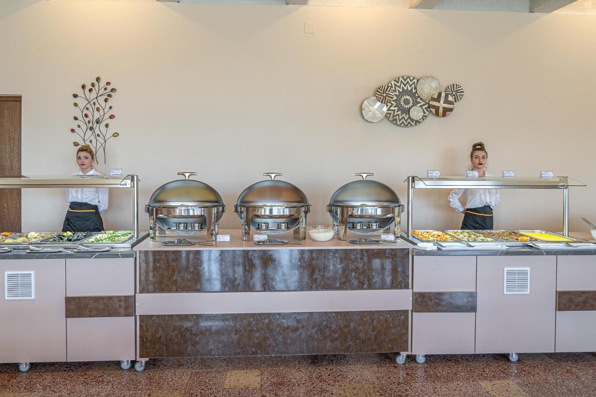Mera Holiday Resort Venus Bagian luar foto