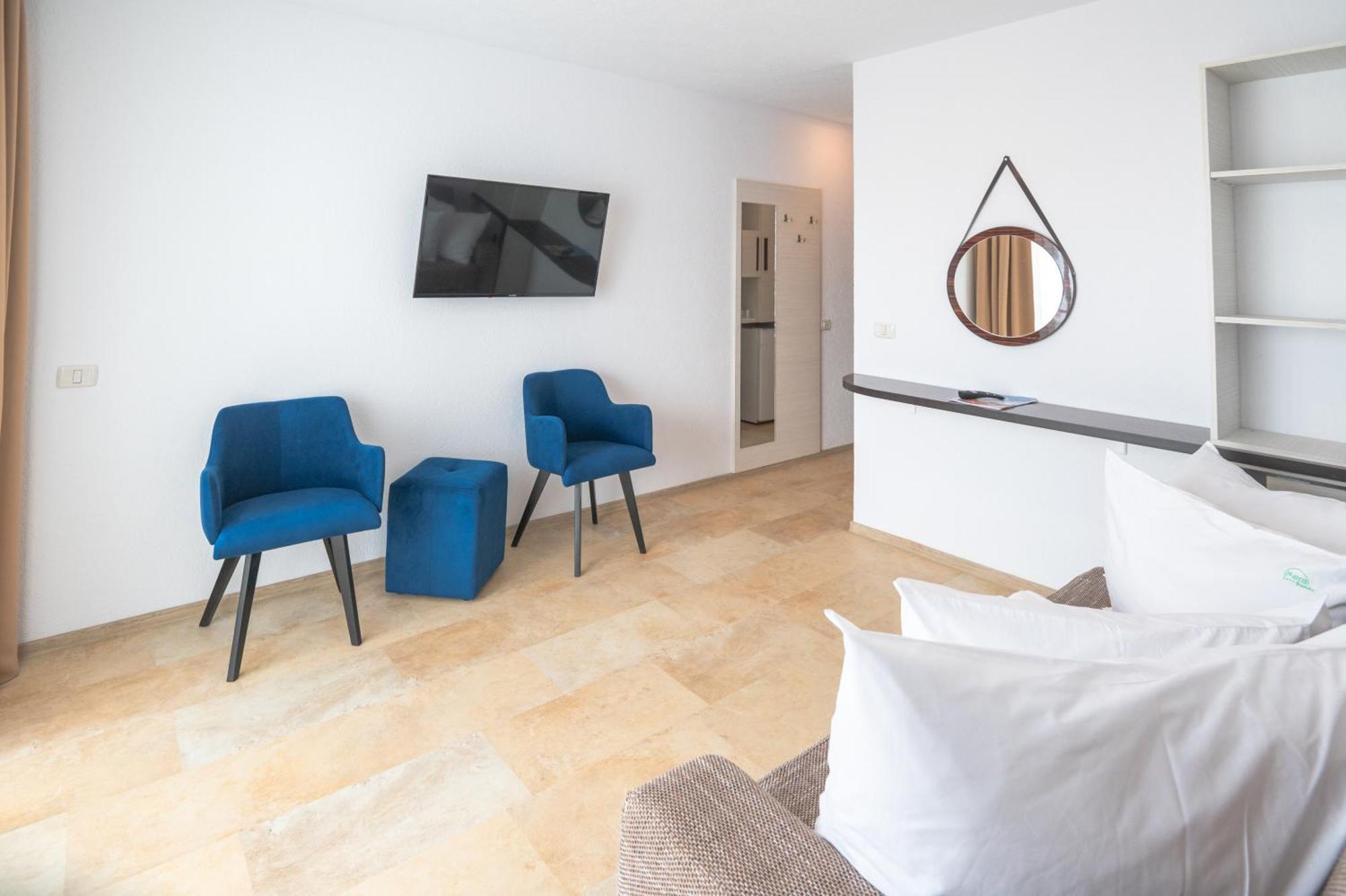 Mera Holiday Resort Venus Bagian luar foto