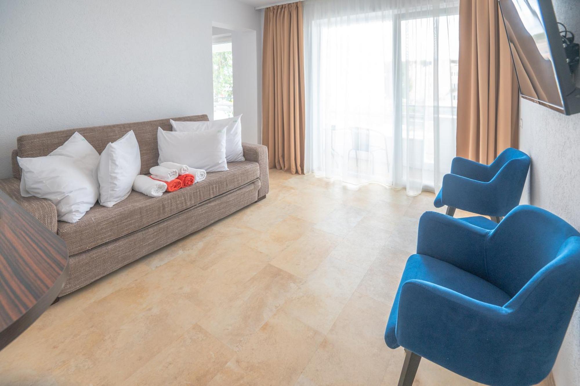 Mera Holiday Resort Venus Bagian luar foto